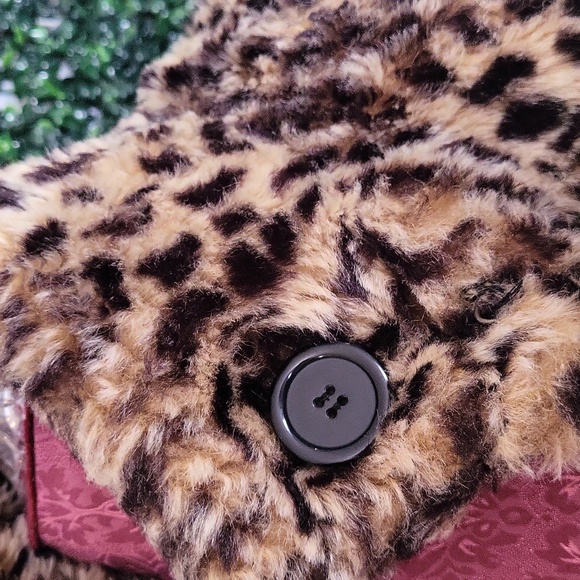 J2 Leopard Print Faux Fur Jacket - Picture 5 of 7